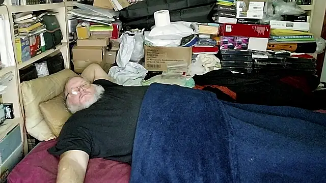 Snapshot of hadeszeuss2 chatting on 01/03/25, 09:15 hadeszeuss2 online show from 01/03/25, 09:15