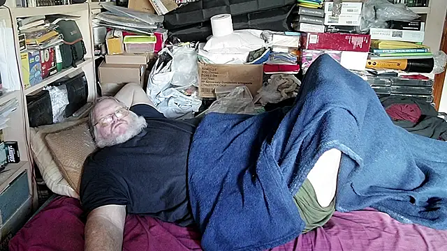 Snapshot of hadeszeuss2 chatting on 01/04/25, 01:10 hadeszeuss2 online show from 01/04/25, 01:10