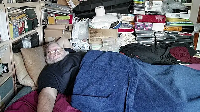 Snapshot of hadeszeuss2 chatting on 01/05/25, 03:02 hadeszeuss2 online show from 01/05/25, 03:02