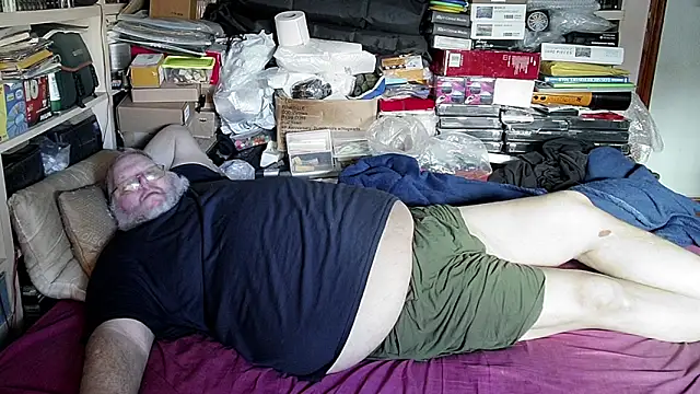 Snapshot of hadeszeuss2 chatting on 01/10/25, 02:45 hadeszeuss2 online show from 01/10/25, 02:45