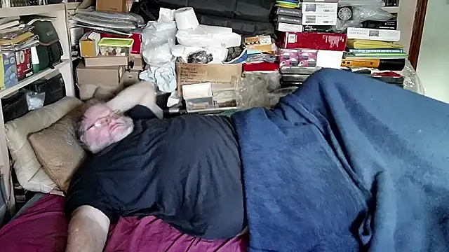 Snapshot of hadeszeuss2 chatting on 01/11/25, 04:25 hadeszeuss2 online show from 01/11/25, 04:25