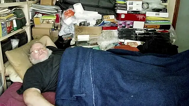 Snapshot of hadeszeuss2 chatting on 01/13/25, 05:55 hadeszeuss2 online show from 01/13/25, 05:55