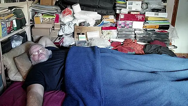 Snapshot of hadeszeuss2 chatting on 01/15/25, 02:24 hadeszeuss2 online show from 01/15/25, 02:24