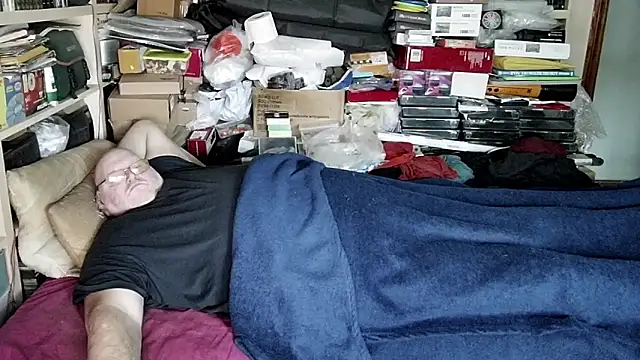 Snapshot of hadeszeuss2 chatting on 01/17/25, 02:28 hadeszeuss2 online show from 01/17/25, 02:28