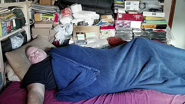 Snapshot of hadeszeuss2 chatting on 01/18/25, 03:05 hadeszeuss2 online show from 01/18/25, 03:05