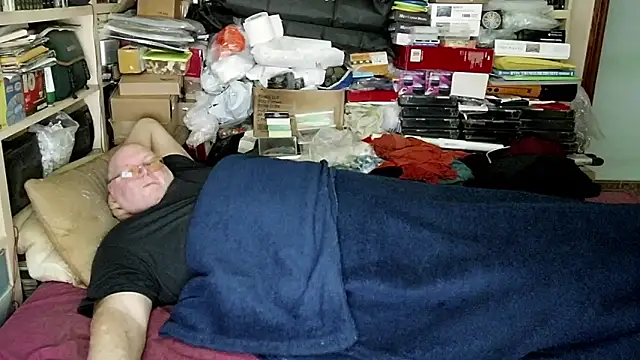 Snapshot of hadeszeuss2 chatting on 01/18/25, 06:10 hadeszeuss2 online show from 01/18/25, 06:10