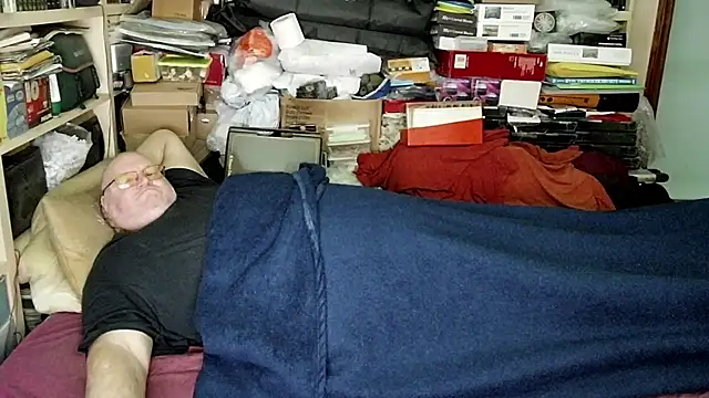 Snapshot of hadeszeuss2 chatting on 01/20/25, 05:37 hadeszeuss2 online show from 01/20/25, 05:37