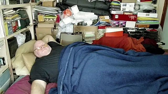 Snapshot of hadeszeuss2 chatting on 01/21/25, 05:51 hadeszeuss2 online show from 01/21/25, 05:51