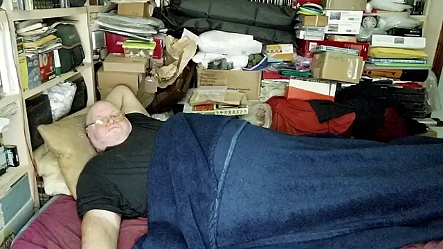 Snapshot of hadeszeuss2 chatting on 01/24/25, 05:53 hadeszeuss2 online show from 01/24/25, 05:53