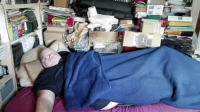 Snapshot of hadeszeuss2 chatting on 01/25/25, 02:14 hadeszeuss2 online show from 01/25/25, 02:14