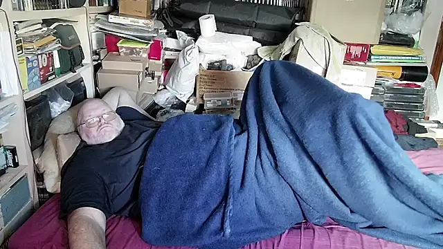 Snapshot of hadeszeuss2 chatting on 02/03/25, 03:17 hadeszeuss2 online show from 02/03/25, 03:17