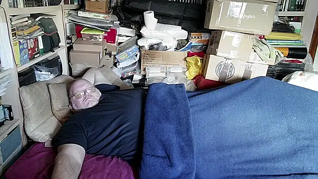 Snapshot of hadeszeuss2 chatting on 02/06/25, 03:41 hadeszeuss2 online show from 02/06/25, 03:41