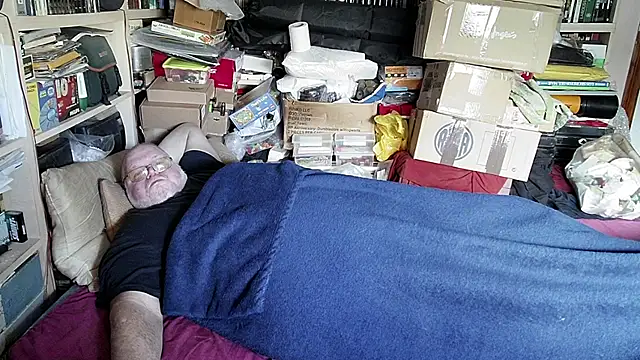 Snapshot of hadeszeuss2 chatting on 02/07/25, 02:15 hadeszeuss2 online show from 02/07/25, 02:15