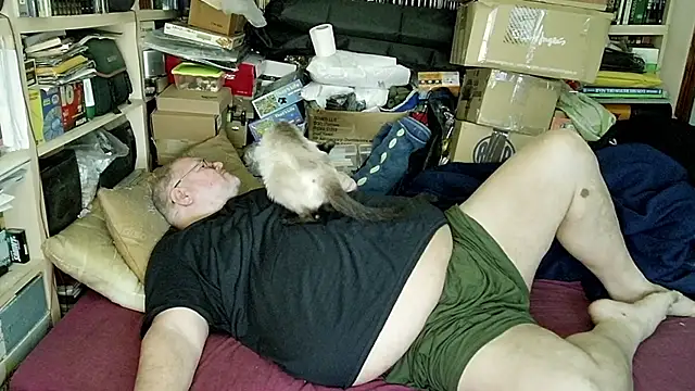 Snapshot of hadeszeuss2 chatting on 02/10/25, 05:30 hadeszeuss2 online show from 02/10/25, 05:30