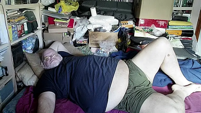 Snapshot of hadeszeuss2 chatting on 02/17/25, 02:26 hadeszeuss2 online show from 02/17/25, 02:26