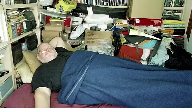 Snapshot of hadeszeuss2 chatting on 02/20/25, 05:40 hadeszeuss2 online show from 02/20/25, 05:40