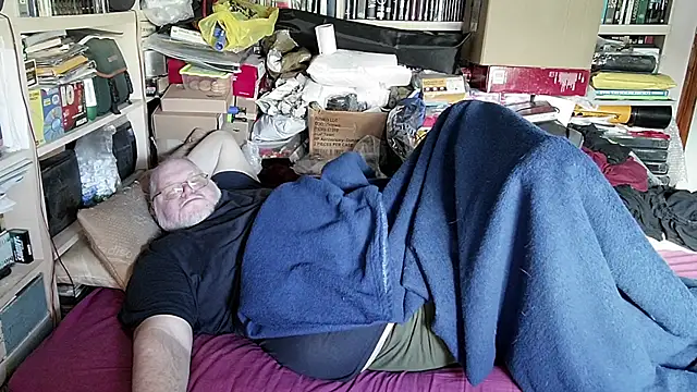 Snapshot of hadeszeuss2 chatting on 02/27/25, 02:21 hadeszeuss2 online show from 02/27/25, 02:21