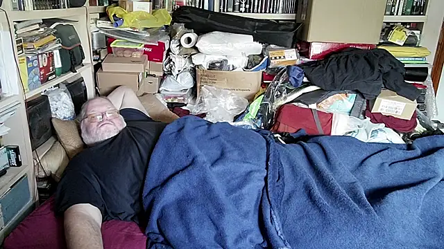 Snapshot of hadeszeuss2 chatting on 03/03/25, 03:31 hadeszeuss2 online show from 03/03/25, 03:31