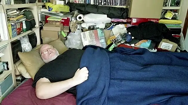 Snapshot of hadeszeuss2 chatting on 03/04/25, 05:45 hadeszeuss2 online show from 03/04/25, 05:45