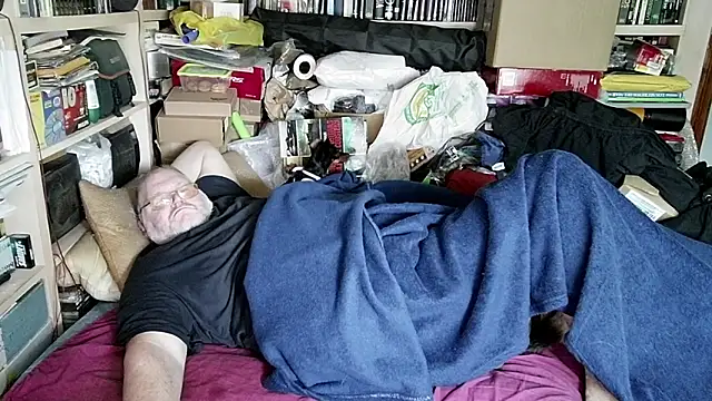 Snapshot of hadeszeuss2 chatting on 03/05/25, 02:45 hadeszeuss2 online show from 03/05/25, 02:45