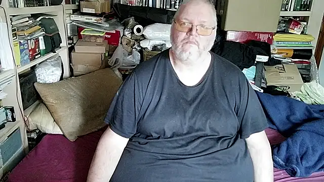 Snapshot of hadeszeuss2 chatting on 03/06/25, 03:45 hadeszeuss2 online show from 03/06/25, 03:45