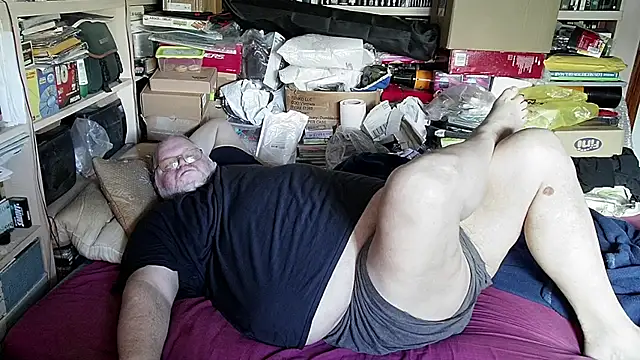 Snapshot of hadeszeuss2 chatting on 03/11/25, 02:40 hadeszeuss2 online show from 03/11/25, 02:40