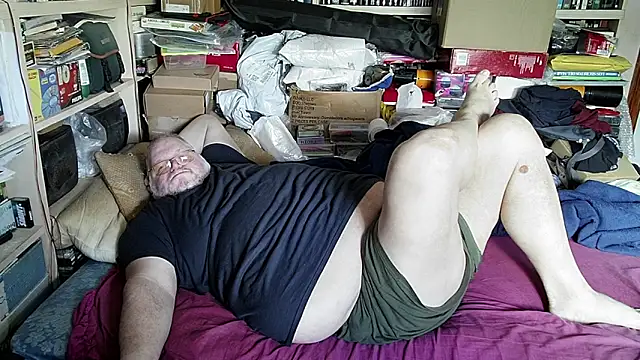 Snapshot of hadeszeuss2 chatting on 03/15/25, 02:23 hadeszeuss2 online show from 03/15/25, 02:23