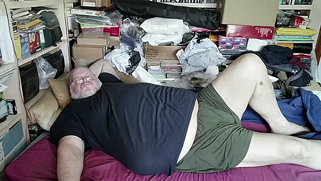 Snapshot of hadeszeuss2 chatting on 03/16/25, 02:33 hadeszeuss2 online show from 03/16/25, 02:33