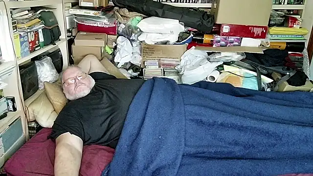 Snapshot of hadeszeuss2 chatting on 03/18/25, 03:31 hadeszeuss2 online show from 03/18/25, 03:31