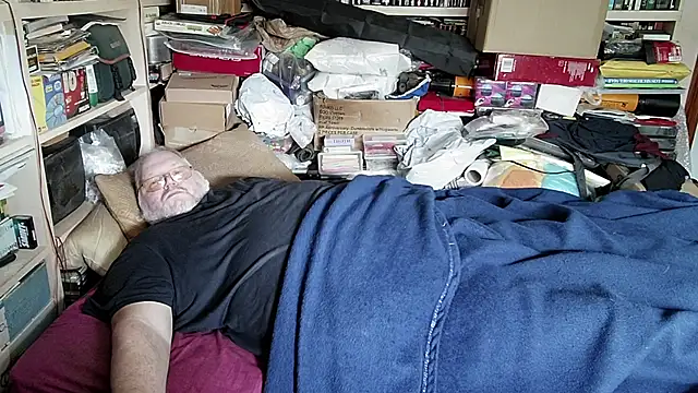 Snapshot of hadeszeuss2 chatting on 03/19/25, 02:46 hadeszeuss2 online show from 03/19/25, 02:46