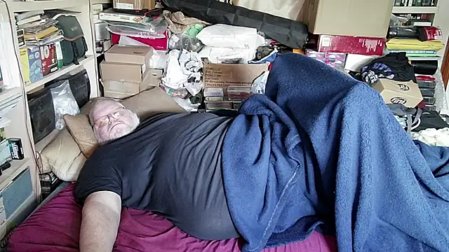 Snapshot of hadeszeuss2 chatting on 03/21/25, 03:02 hadeszeuss2 online show from 03/21/25, 03:02