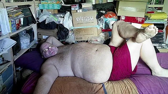 Snapshot of hadeszeuss2 chatting on 09/19/25, 01:34 hadeszeuss2 online show from 09/19/25, 01:34