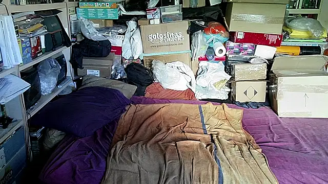 Snapshot of hadeszeuss2 chatting on 10/24/25, 02:57 hadeszeuss2 online show from 10/24/25, 02:57