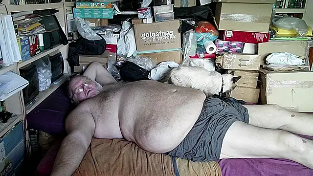 Snapshot of hadeszeuss2 chatting on 10/28/25, 02:53 hadeszeuss2 online show from 10/28/25, 02:53