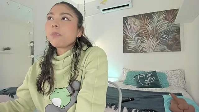 emma alice  online show from 03/13/25, 03:17