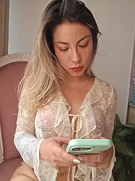 Karen San Miguel online show from 02/04/25, 07:22