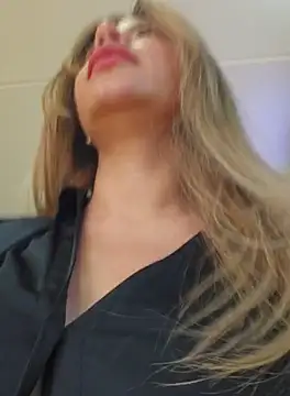 Karen San Miguel online show from 09/26/25, 03:05