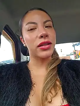 Karen San Miguel online show from 10/30/25, 05:24