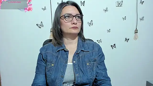 Snapshot of Amie_Adams82_ chatting on 10/20/25, 02:50 Amie Adams82 online show from 10/20/25, 02:50