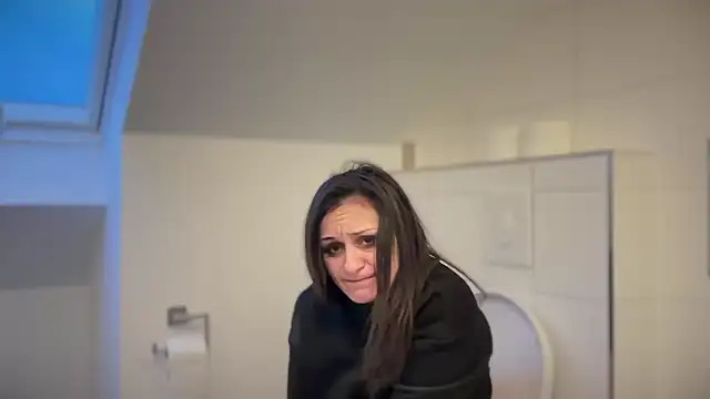 JeSuisUnTapin online show from 12/06/24, 03:11