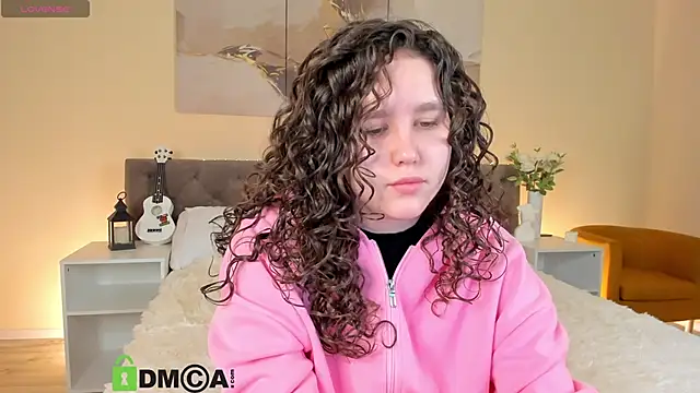 Ariella Sol online show from 10/05/25, 01:04