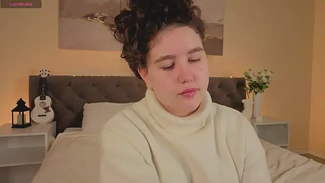 Ariella Sol online show from 11/08/25, 01:06