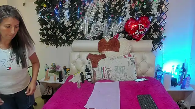 any mour online show from 03/19/25, 03:40