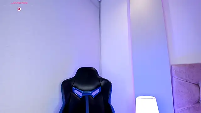 Cameliaa Smiith online show from 02/04/25, 09:38