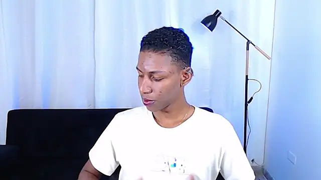 maiki18  online show from 11/29/25, 02:42