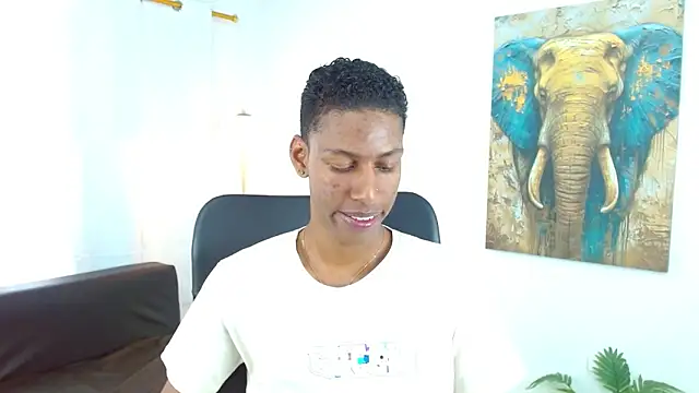 maiki18  online show from 12/16/25, 09:20