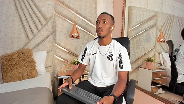 Snapshot of JamesParck chatting on 01/09/25, 12:19 JamesParck online show from 01/09/25, 12:19