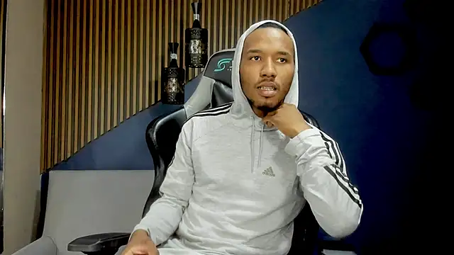 Snapshot of JamesParck chatting on 01/22/25, 12:38 JamesParck online show from 01/22/25, 12:38