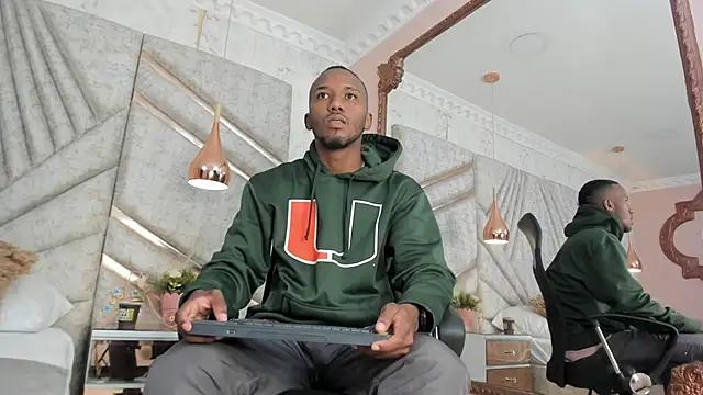 Snapshot of JamesParck chatting on 01/26/25, 12:33 JamesParck online show from 01/26/25, 12:33