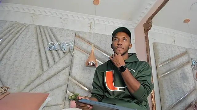 Snapshot of JamesParck chatting on 02/19/25, 06:21 JamesParck online show from 02/19/25, 06:21